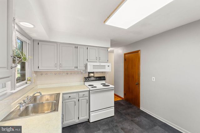 299 KELLER RD, Toms Brook, VA 22660