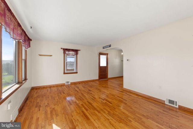299 KELLER RD, Toms Brook, VA 22660