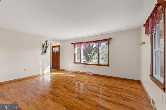 299 KELLER RD, Toms Brook, VA 22660
