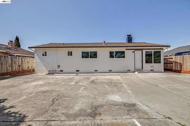 2320 Bermuda Ln, Hayward, CA 94545