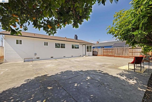 2320 Bermuda Ln, Hayward, CA 94545