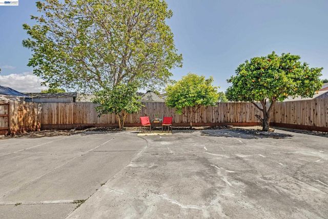 2320 Bermuda Ln, Hayward, CA 94545
