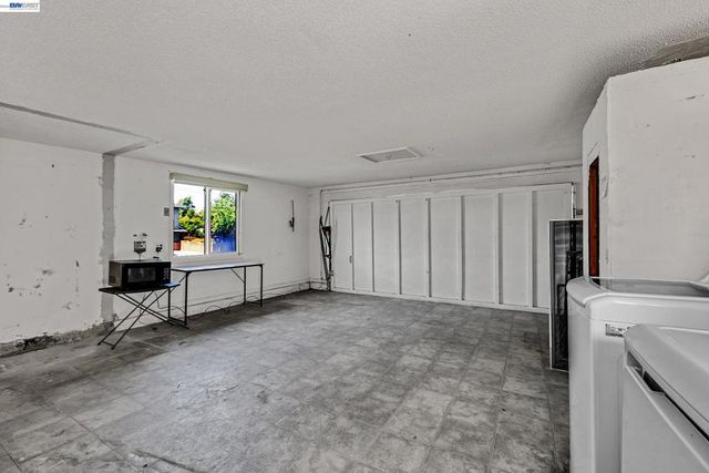 2320 Bermuda Ln, Hayward, CA 94545