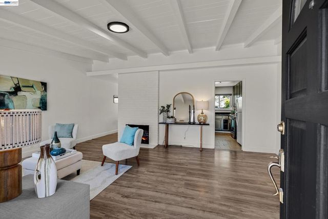2320 Bermuda Ln, Hayward, CA 94545