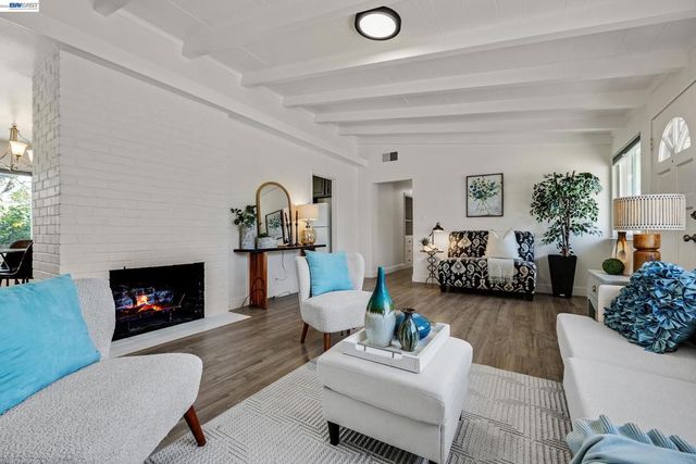 2320 Bermuda Ln, Hayward, CA 94545