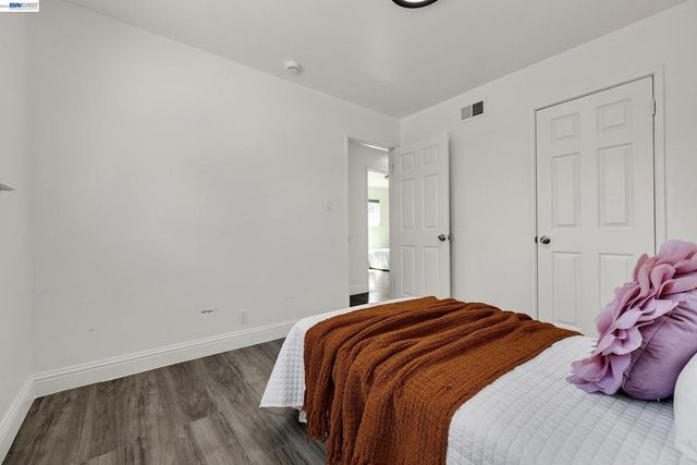 2320 Bermuda Ln, Hayward, CA 94545