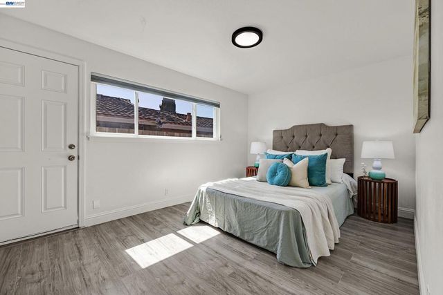 2320 Bermuda Ln, Hayward, CA 94545