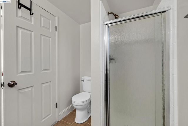 2320 Bermuda Ln, Hayward, CA 94545