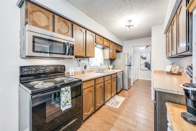 5004 Celtic Drive, Arlington, TX 76017