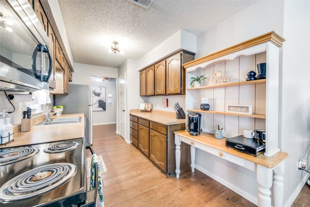 5004 Celtic Drive, Arlington, TX 76017