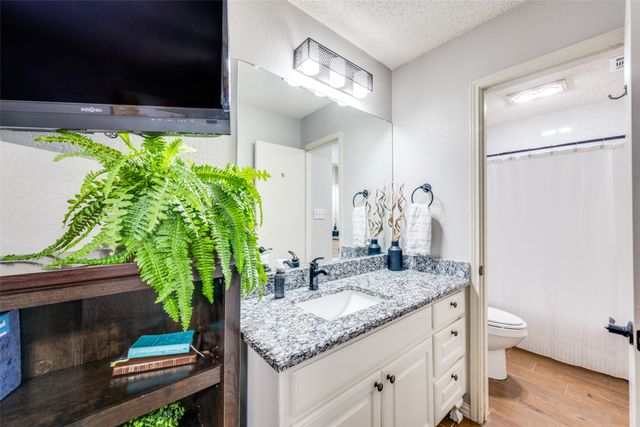 5004 Celtic Drive, Arlington, TX 76017