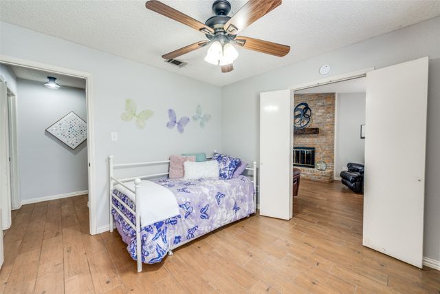 5004 Celtic Drive, Arlington, TX 76017