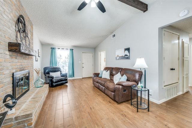 5004 Celtic Drive, Arlington, TX 76017