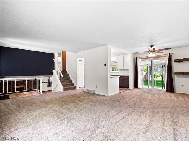 8590 Fairlane Drive, Olmsted Falls, OH 44138
