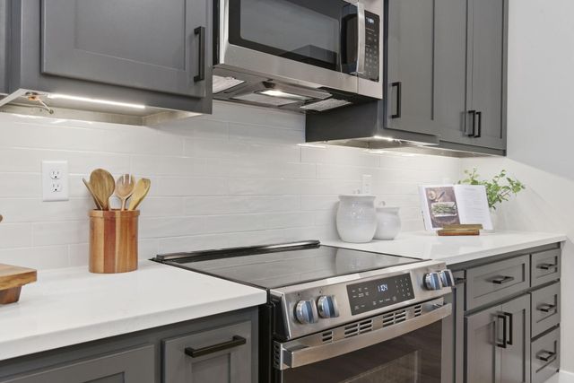 5214 S Logan Drive, Battlefield, MO 65619