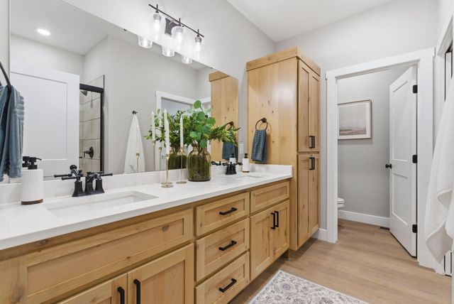 5214 S Logan Drive, Battlefield, MO 65619