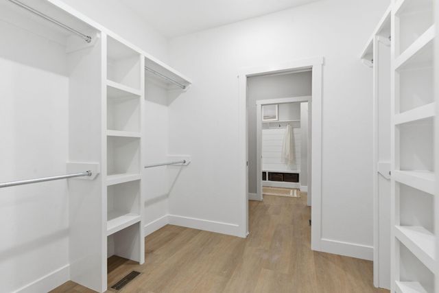 5214 S Logan Drive, Battlefield, MO 65619