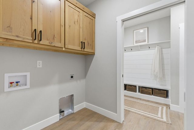 5214 S Logan Drive, Battlefield, MO 65619