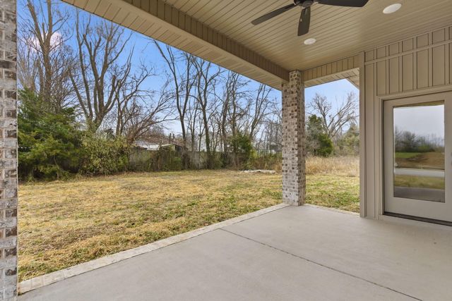 5214 S Logan Drive, Battlefield, MO 65619