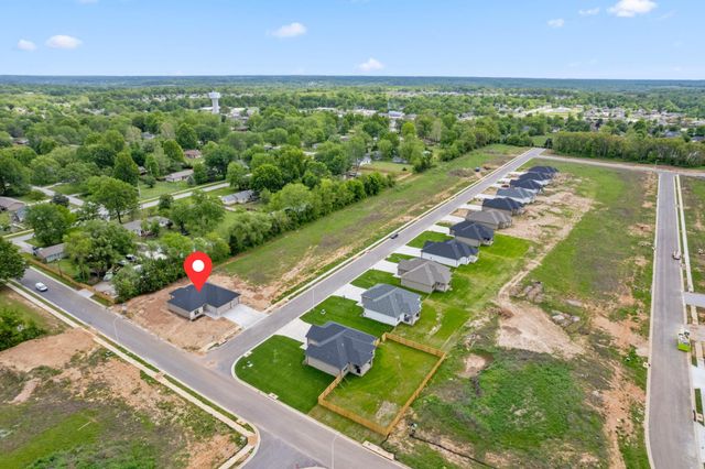 5214 S Logan Drive, Battlefield, MO 65619