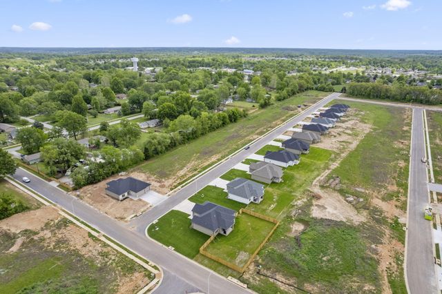 5214 S Logan Drive, Battlefield, MO 65619