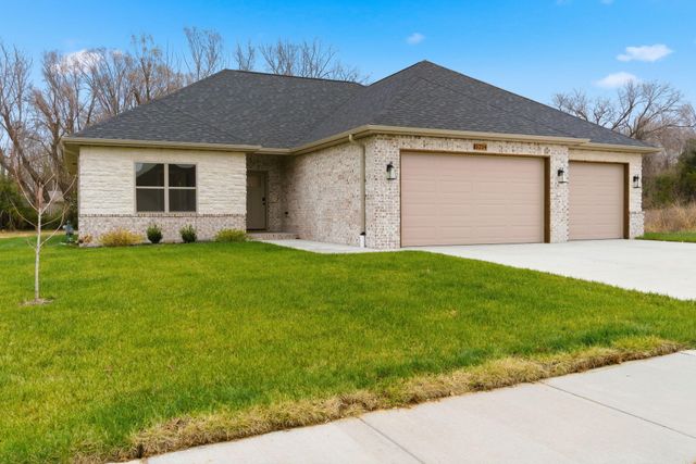 5214 S Logan Drive, Battlefield, MO 65619