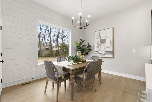 5214 S Logan Drive, Battlefield, MO 65619