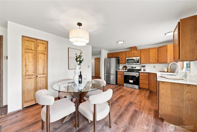 13714 217th Avenue SE, Issaquah, WA 98027