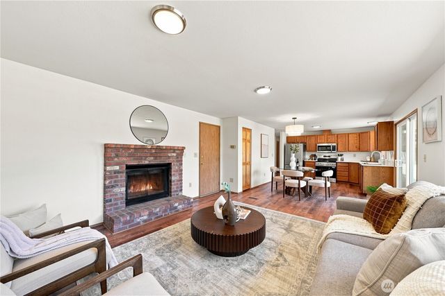 13714 217th Avenue SE, Issaquah, WA 98027