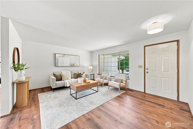 13714 217th Avenue SE, Issaquah, WA 98027