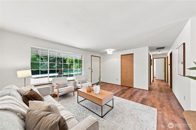 13714 217th Avenue SE, Issaquah, WA 98027