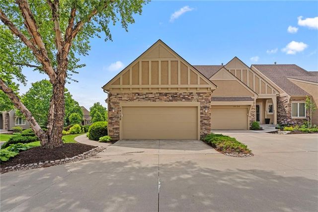 14128 S Summit Street, Olathe, KS 66062
