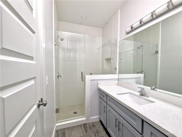 912 W Kohala Avenue, Alton, TX 78573