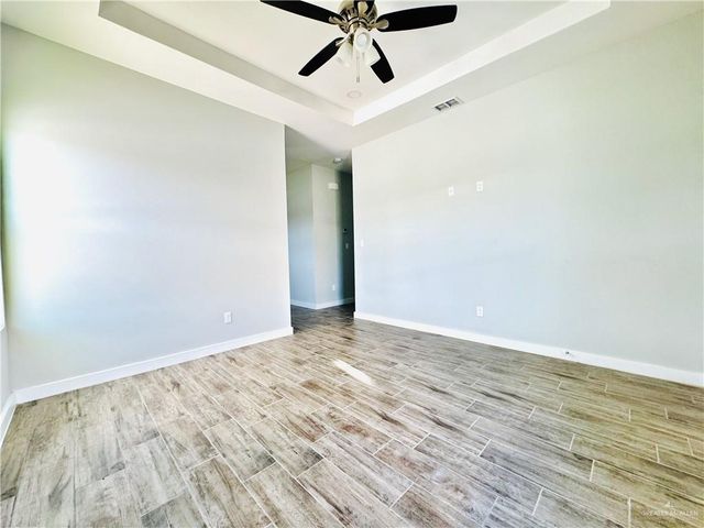 912 W Kohala Avenue, Alton, TX 78573