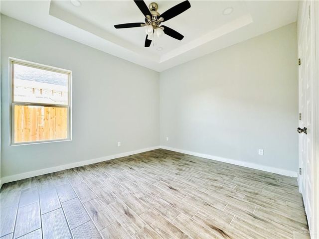 912 W Kohala Avenue, Alton, TX 78573