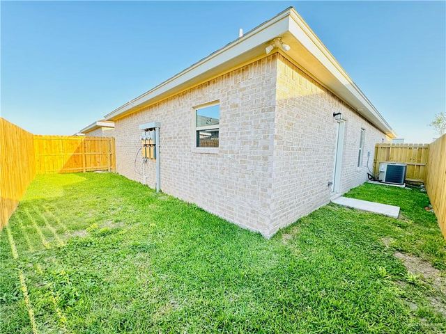912 W Kohala Avenue, Alton, TX 78573