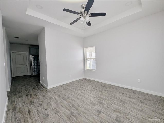 912 W Kohala Avenue, Alton, TX 78573