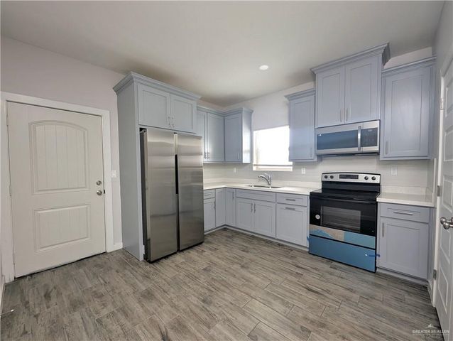 912 W Kohala Avenue, Alton, TX 78573