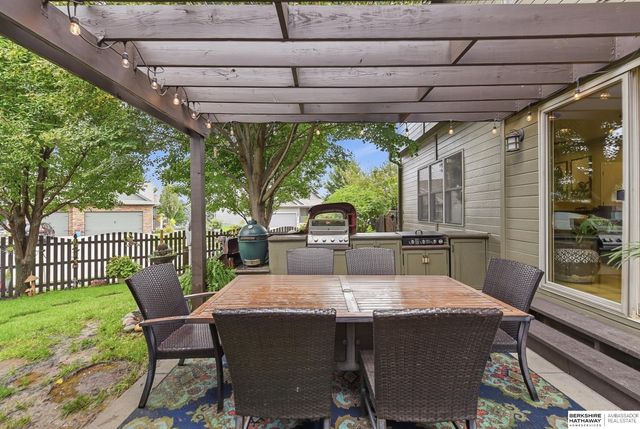 16854 Erskine Street, Omaha, NE 68116