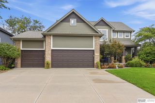 16854 Erskine Street, Omaha, NE 68116