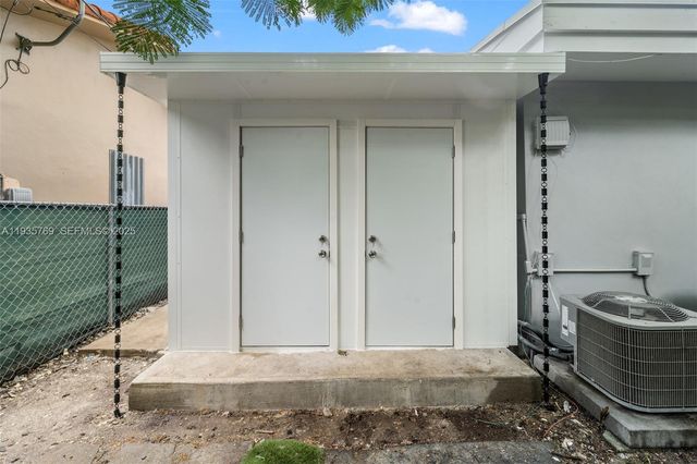3500 SW 25th St Rear, Miami, FL 33133
