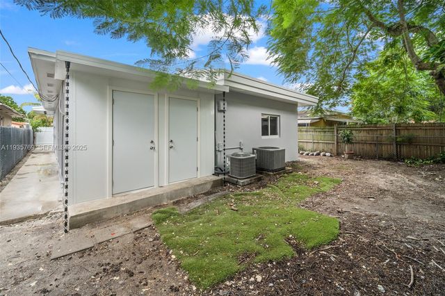 3500 SW 25th St Rear, Miami, FL 33133