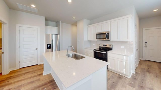 201 Fire Fox WAY, Jarrell, TX 76537