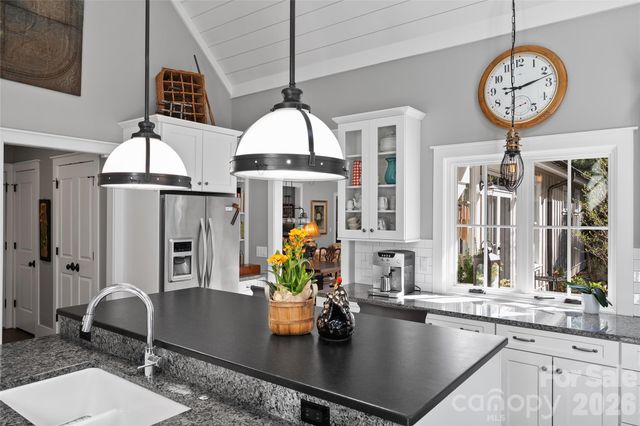 79 Chauncey Circle, Asheville, NC 28803