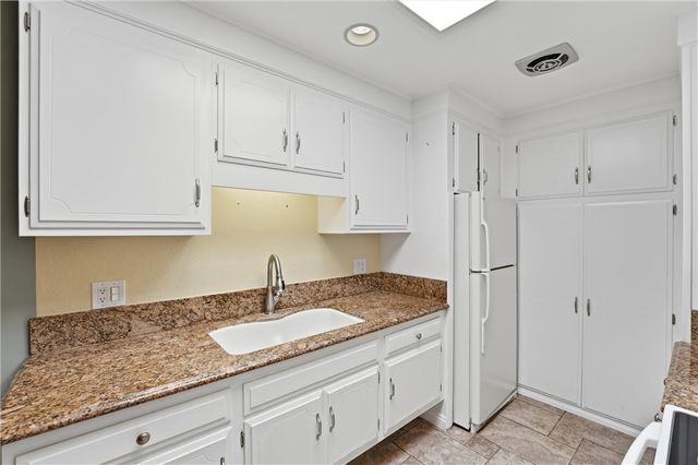 2156 E Via Mariposa H, Laguna Woods, CA 92637