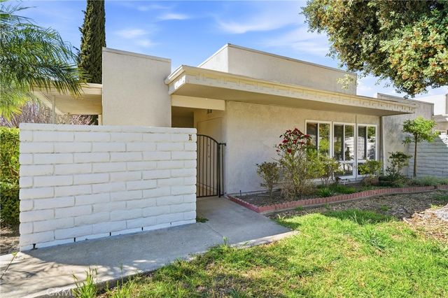 2156 E Via Mariposa H, Laguna Woods, CA 92637
