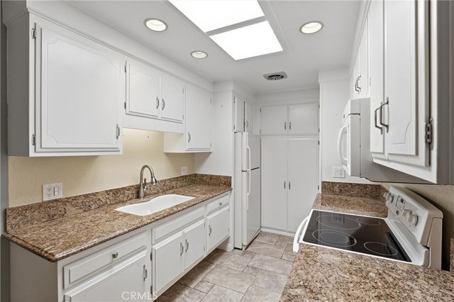 2156 E Via Mariposa H, Laguna Woods, CA 92637