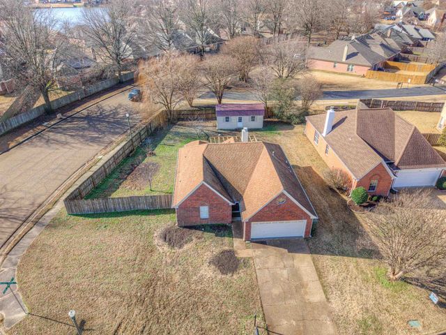 2315 VALLEY EDGE CV, Memphis, TN 38016