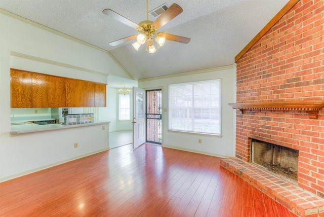 2315 VALLEY EDGE CV, Memphis, TN 38016