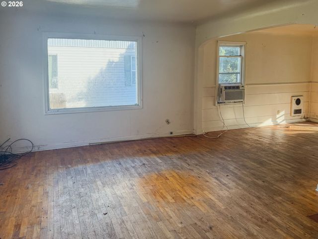 5995 MAIN St, Springfield, OR 97478